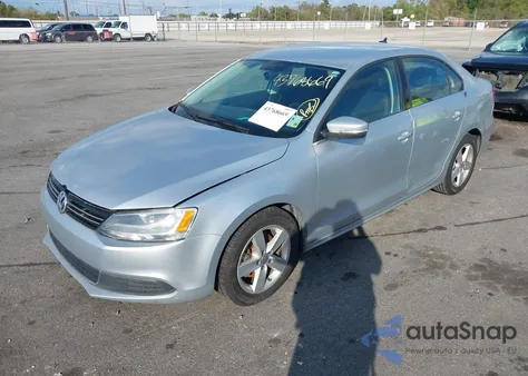 2013 Volkswagen Jetta 2.0L Tdi z USA, uszkodzony, nr VIN 3VWLL7AJ7DM395864